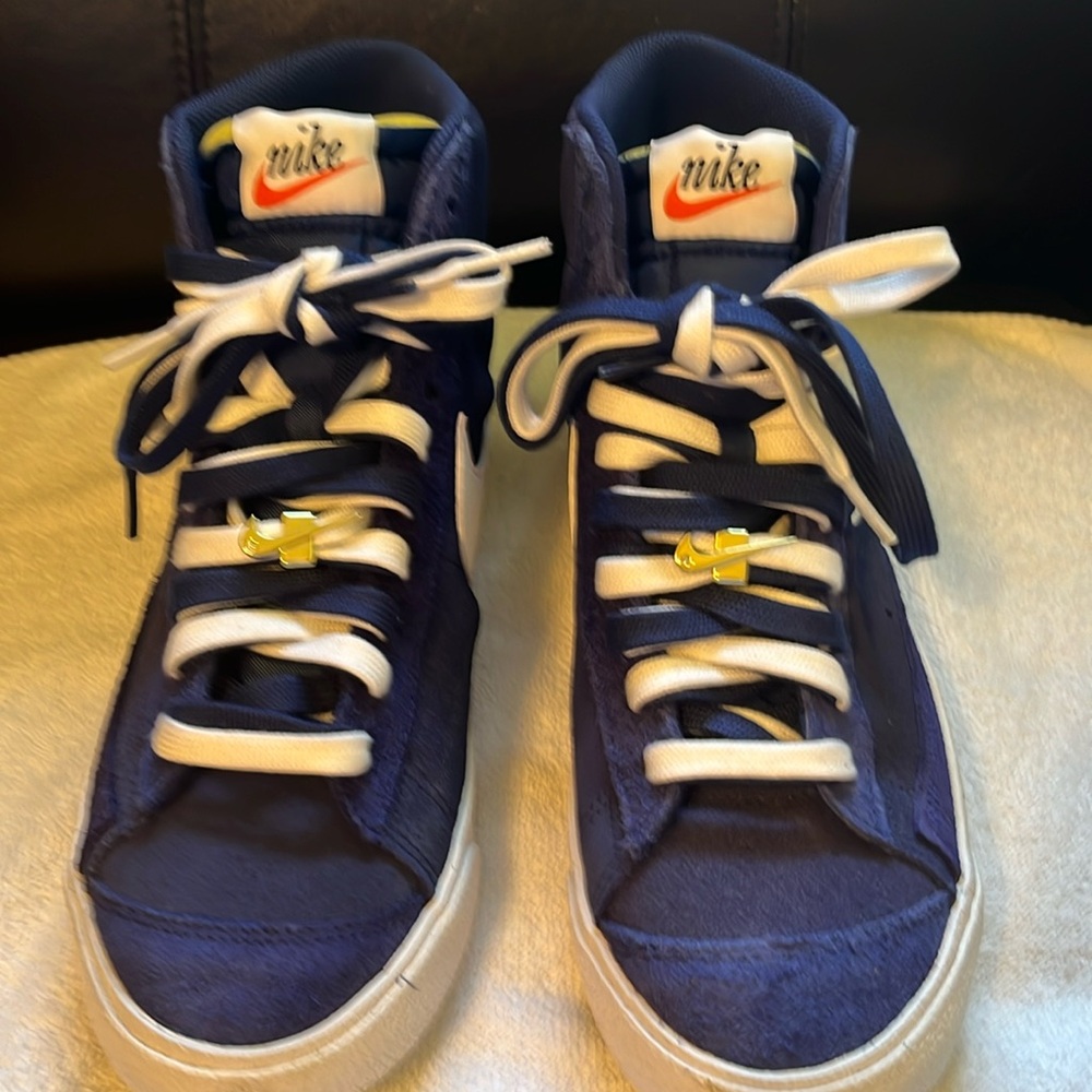 Nike High Top First Use June 18,1971 Size 8 in Great Condition Royal & Orange